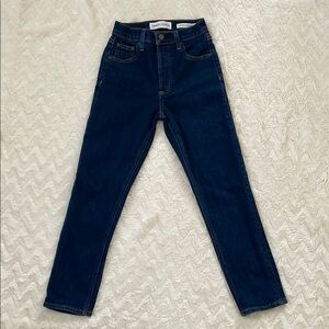 Aritzia Denim Forum Jeans - Yoko High Rise Slim 26L - size 23 - dark wash